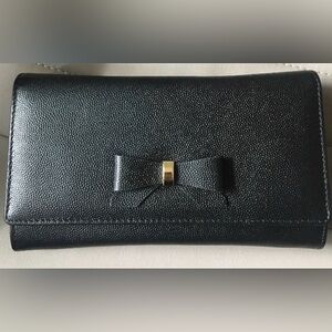 Black Caviar Italian leather ‘Bow’ Clutch. Drop-in gold chain strap. NWT